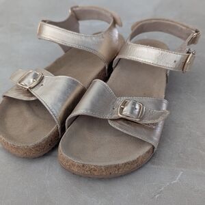 2/$35 H&M Kids Gold Sandals US 1.5 EU 31 Leather Cork Sole Buckle Summer